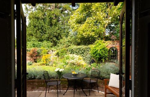Saffron Walden House | Miller Cottage a luxury 1550's cottage in the Historic centre of Saffron Walden