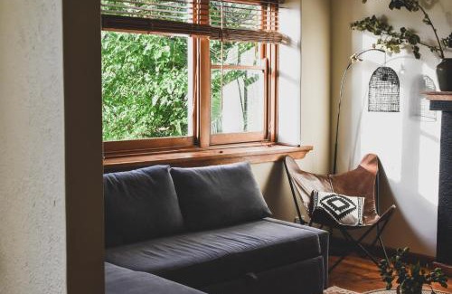 West Albury House | Millers Nook - Central Charm