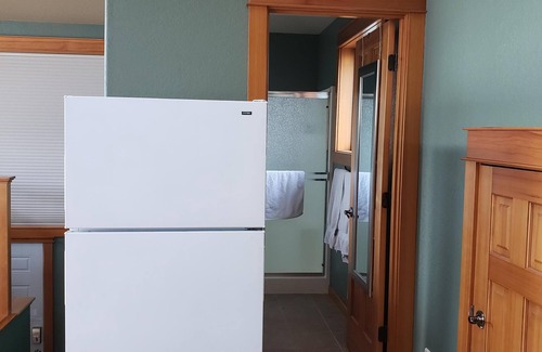 Camas Apartment | Million dollar view- Columbia River and Mt Hood, Private entrance