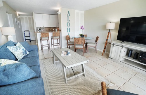 Maalaea Condo | Million Dollar View of Maalaea Coastline - Island Breeze