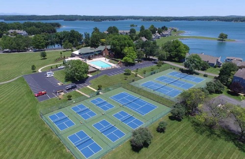 Smith Mountain Lake Villa | Million Dollar View! Sleeps 10 - Lakefront!