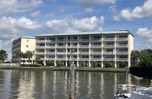 St. Petersburg - Clearwater Condo | Million-Dollar Water Front view and location on beautiful Boca Ciega Bay.