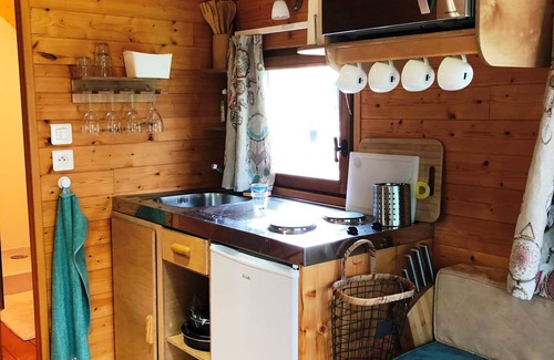 Milly-la-Foret Ski Chalet | Millygite Roulotte - Chalet on wheels by the River - Cottage