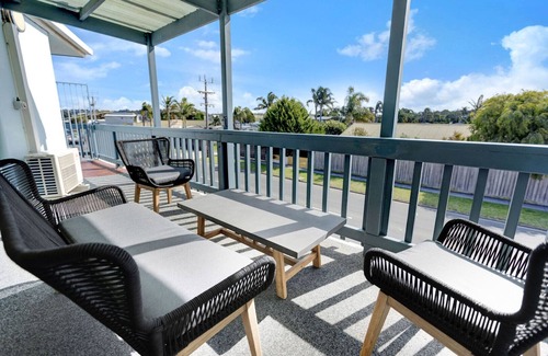 Lakes Entrance Apartment | Mimada Escape: Escape to this cozy property in the heart of Lakes Entrance.