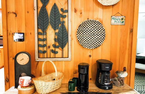 Clarkesville Cottage | Mimi’s House at Goshen Falls Near Helen and Unicoi State Park