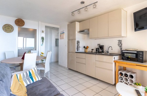 Mimizan-Plage Apartment | Mimizan Beach: Apartment for 4 with Parking and Direct Beach Access