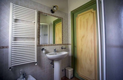 Crocemaroggia Other | Mimosa Apartment in Farmhouse with garden and pool