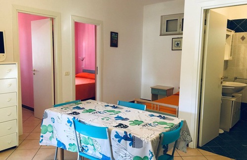 Defensola Bed & Breakfast | MIMOSA C Three-room villa for 6 people 2 bedrooms and living room with 2 beds