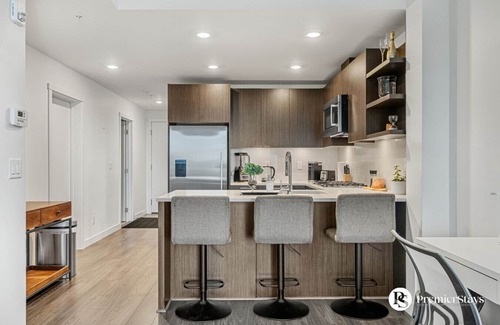 Bridgeland Condo | Min. 30 Days » The Radius DT » 2 BR » Free Parking