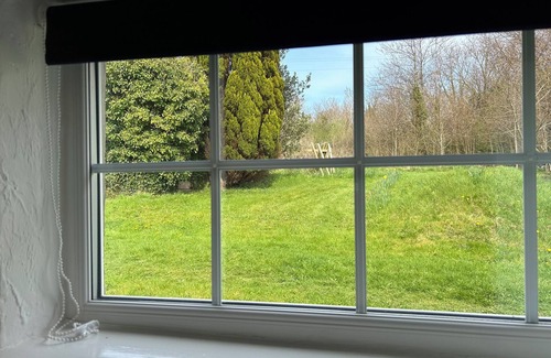 Llanystumdwy Cottage | MIN Y MOR, pet friendly, with a garden in Criccieth