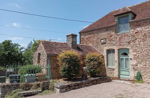 Thoste Apartment | Mine d'Ore, gîte à la campagne en Côte d'Or