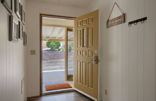 Catheys Valley House | Miners Rock Ranch in tranquil setting near Yosemite Valley/Merced River