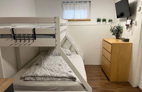 Amstetten House | Mini apartment in Amstetten for short stays in the basement