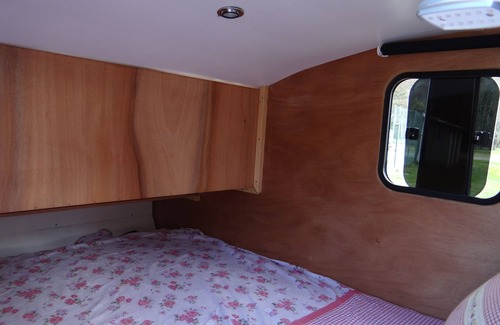 Agen House | MINI CARAVANE VINTAGE TEARDROP 2 PLACES