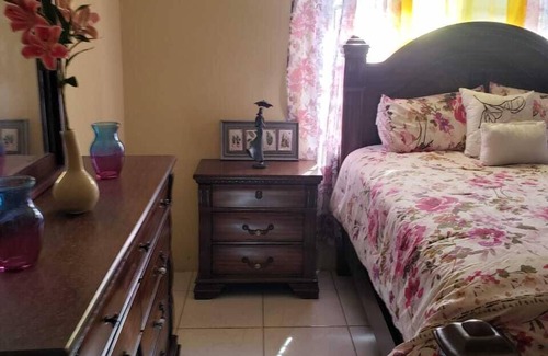 New Hope House | Mini Cozy Lodging