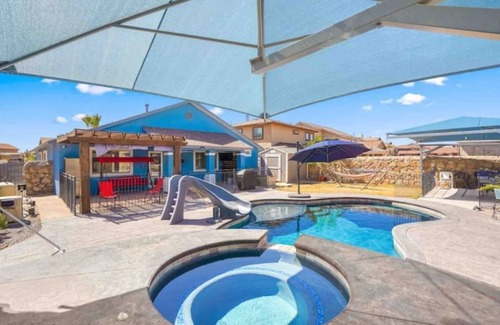 Biggs Field House | Mini Resort! Come enjoy the cool blue colors and ocean 🌊 style feel of our home