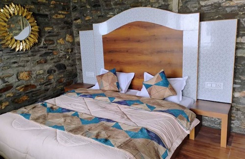 Shimla Cottage | Mini resort with just 5 cottages and can accommodate max 15 members.