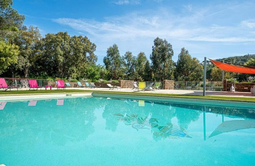 Sainte-Maxime Cottage | Mini-villa of 52 m² for 2-4 people with pool and spa, close to the beach