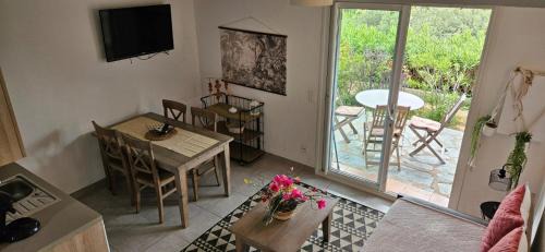 Santa Giulia Apartment | Mini villa Vue Mer Santa Giulia - Accès plage à pied - 2 à 4 pers - 1 chambre