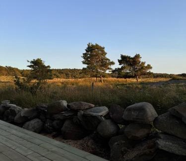 Jorlanda Apartment | Minihus med utsikt nära hav, natur och Göteborg