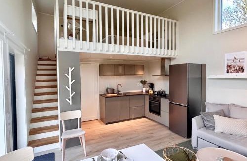 Jorlanda Apartment | Minihus med utsikt nära hav, natur och Göteborg