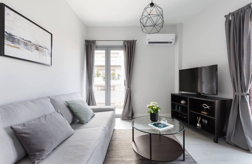 Ilisia Apartment | Minimal 2BD Apartment with Lycabettus view