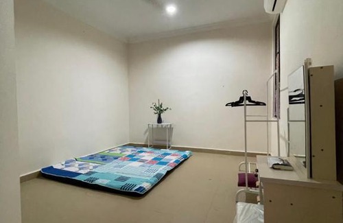 Kampong Raja Apartment | Minimal Homestay
