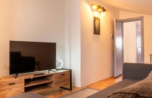 Urla Apartment | Minimalist and Rooftop Flat with Terrace in Izmir