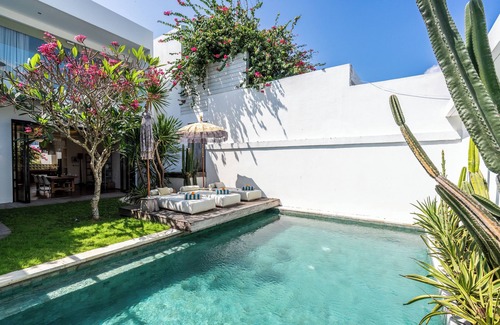Munggu Villa | Minimalist Luxury 6Bedroom 150m frm Lyma Beach