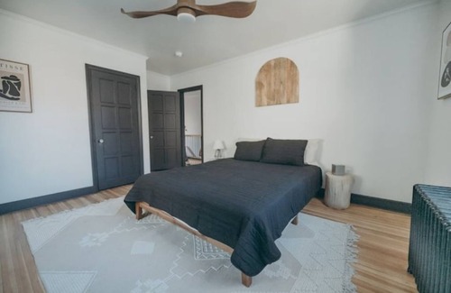 Conestoga House | Minimalist Paradise- 17 min to city, very peaceful