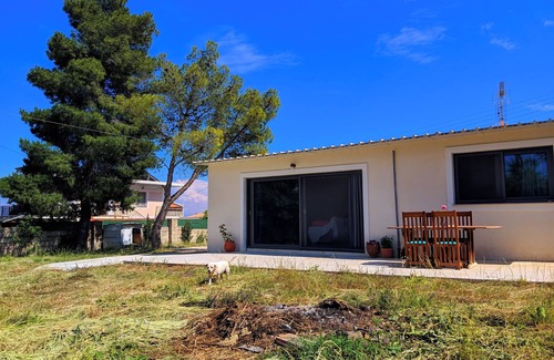 Pantokratoras House | Μinimalist quiet house! 5 minutes to the beach.