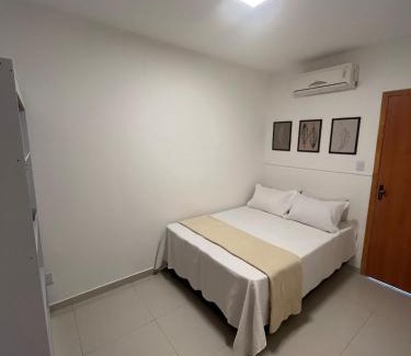 Mangabeira Apartment | Minimalista · Flat Minimalista: Seu Refúgio Perfeito