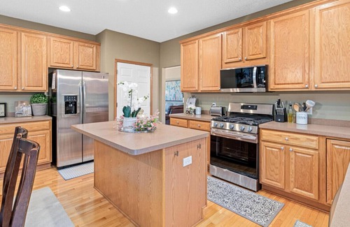 Cottage Grove House | Minnesota Timber Ridge: Cottage Grove and Woodbury Suburbs of Saint Paul