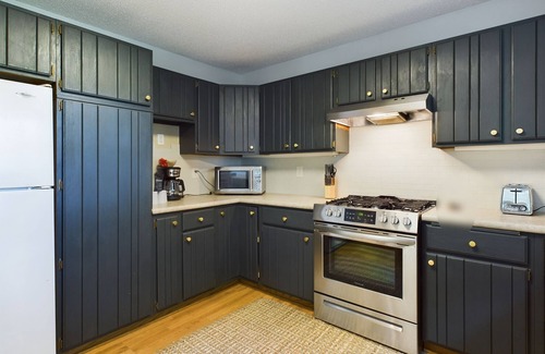 Chaska House | MINNeSTAY* Hazeltine Hideaway