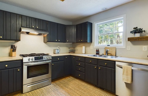 Chaska House | MINNeSTAY* Hazeltine Hideaway