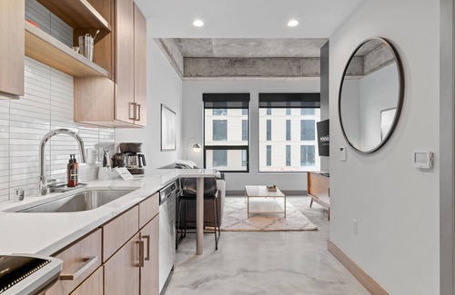 Warehouse District Apartment | MINNeSTAY* Sable 203 | Target Field | Valentine's
