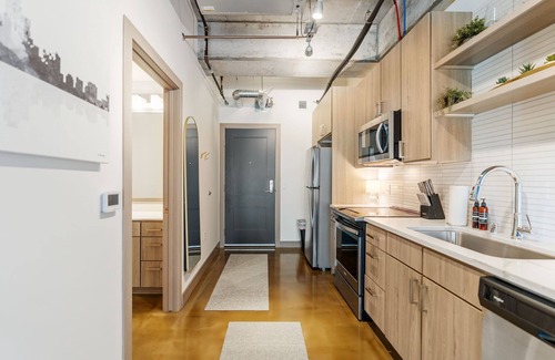 Warehouse District Apartment | MINNeSTAY* Sable 304 | North Loop | Target Field