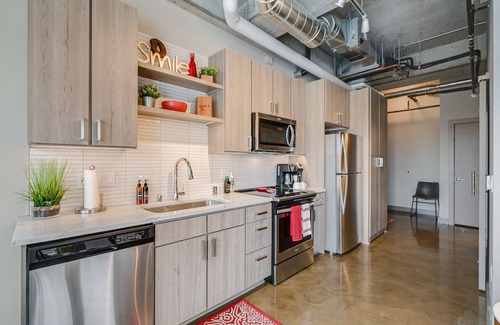 Warehouse District Apartment | MINNeSTAY* Sable 807 - One Bedroom | Skyline Views