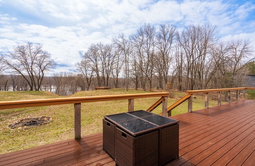 Somerset House | MINNeSTAY* Somerset River Retreat