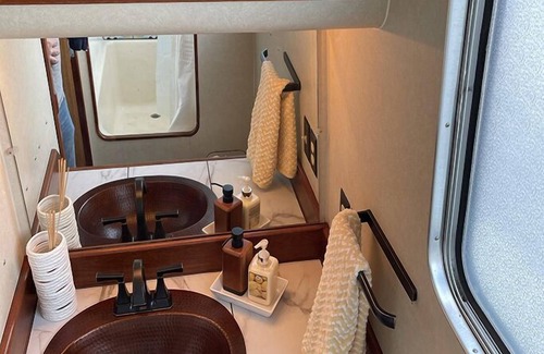 Hager City Boat Rental | MINNeSTAY *Summer Skol AquaHome DOCKSIDE | Unique Stay