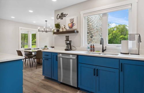 Sauk Rapids House | MINNeSTAY* The Cottage at Enchanted Pines