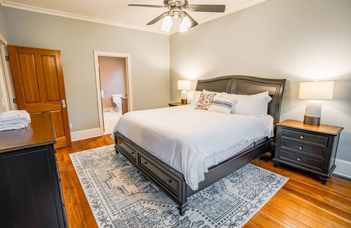 West Seventh House | MINNeSTAY* The Irvine | Xcel Center | Historic | Spacious