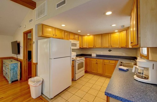 Ocracoke House | Minnow: A charming home for 2 in a secluded neighborhood in Ocracoke.