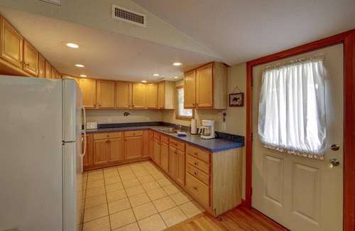 Ocracoke House | Minnow: A charming home for 2 in a secluded neighborhood in Ocracoke.