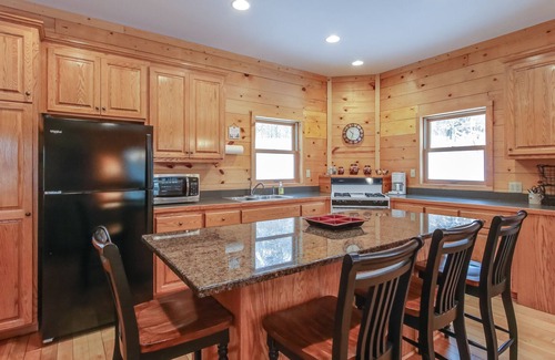 Gordon House | MINONG FLOWAGE - PRIVATE 6 ACRE SETTING ON BEAUTIFUL MINONG FLOWAGE -SLEEPS 8-10