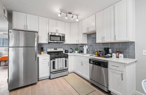 Hyde Park Apartment | Mins 2 Dwntown ~ Private Retreat ~ Austin Cove