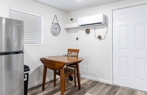 East Ridge Apartment | Mins from Zoo & Downtown! Laurel Lounge Apt. 2