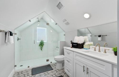 University Hills and Windsor Park House | Mins to ACL - Downtown - Formula 1