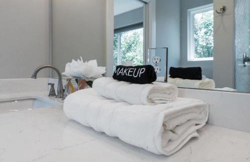 University Hills and Windsor Park House | Mins to ACL - Downtown - Formula 1