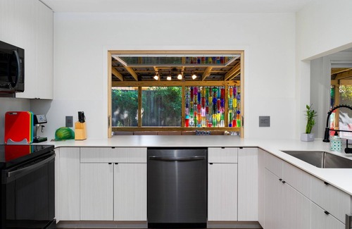 Wells Branch House | Mins to Domain -4BR Newly Reno Home - Pool+Jaccuzi - Pool +PingPong Table